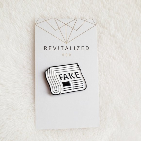 Revitalized 》FAKE NEWS Enamel Lapel Pin - Picture 2 of 4